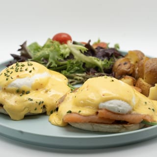 Smoked Salmon Eggs Benedict